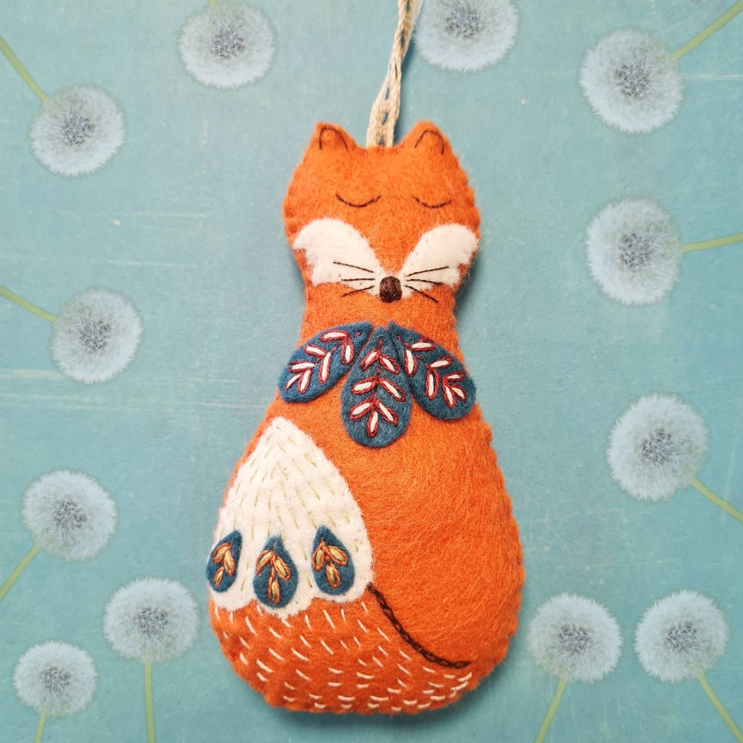 Corinne Lapierre Limited - Folk Embroidered Fox Felt Craft Mini Kit