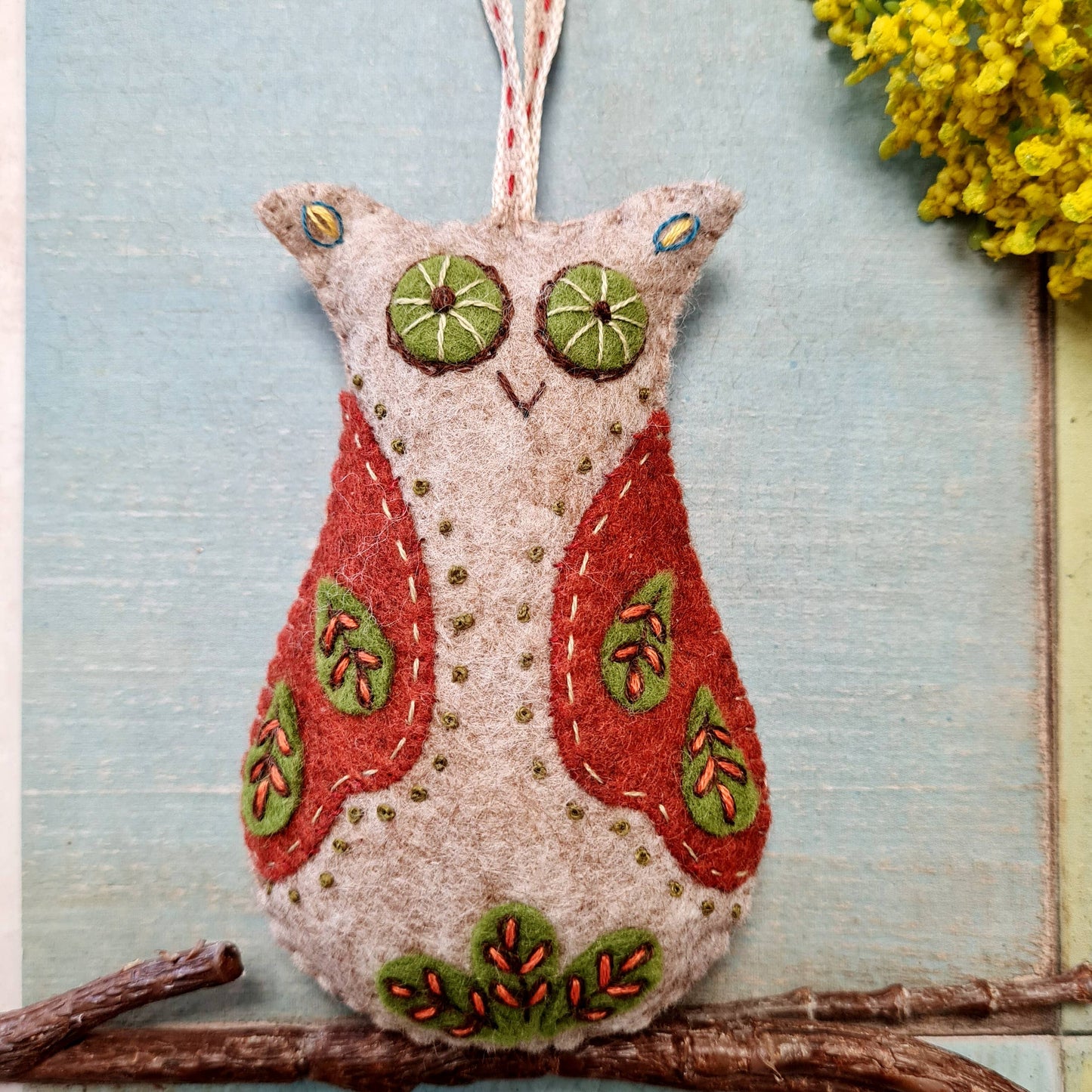 Corinne Lapierre Limited - Folk Embroidered Owl Felt Craft Mini Kit